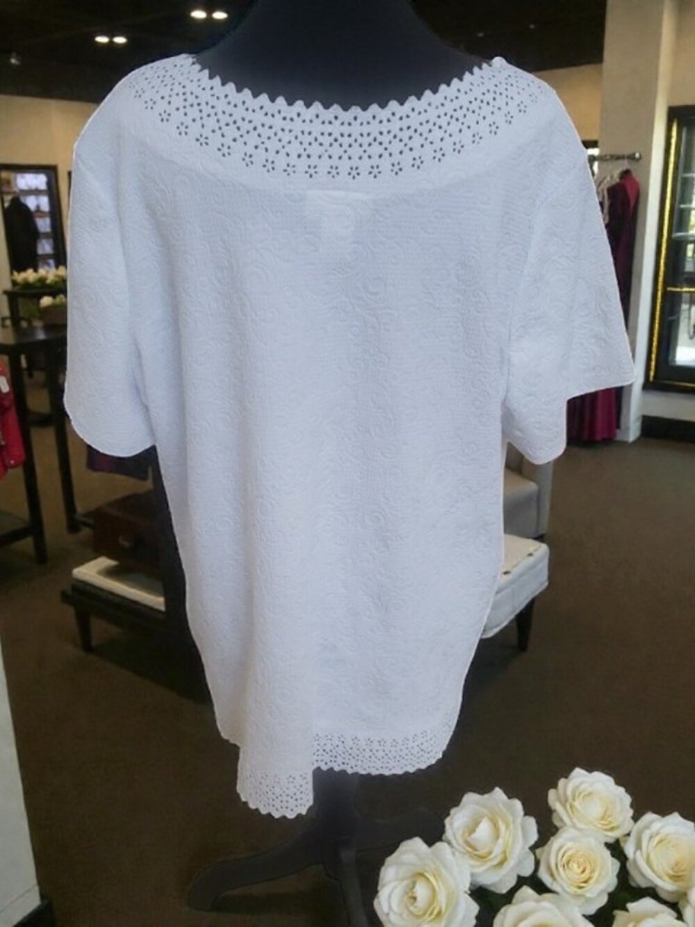 Rebecca Malone White Embossed Eyelet Scoop Neck Tunic Top ✨Size: 1X✨ - Picture 10 of 11